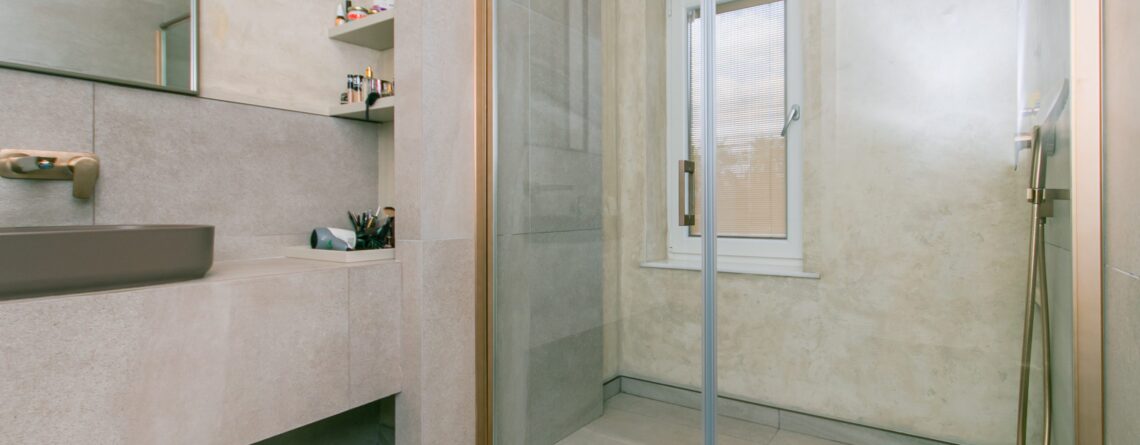 Eskitme Menteşeli Duşakabin